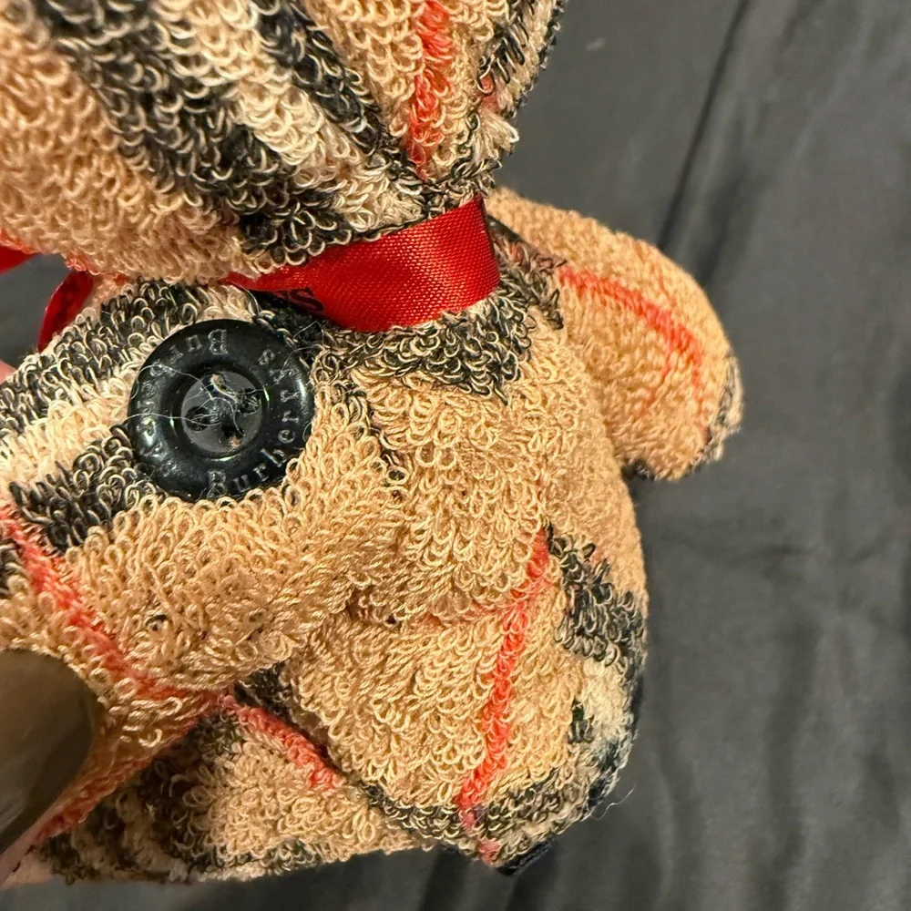 Burberry Vintage Check Thomas Teddy Bear Red Bow 
2000 Collection 15x15x10cm - Picture 14 of 16